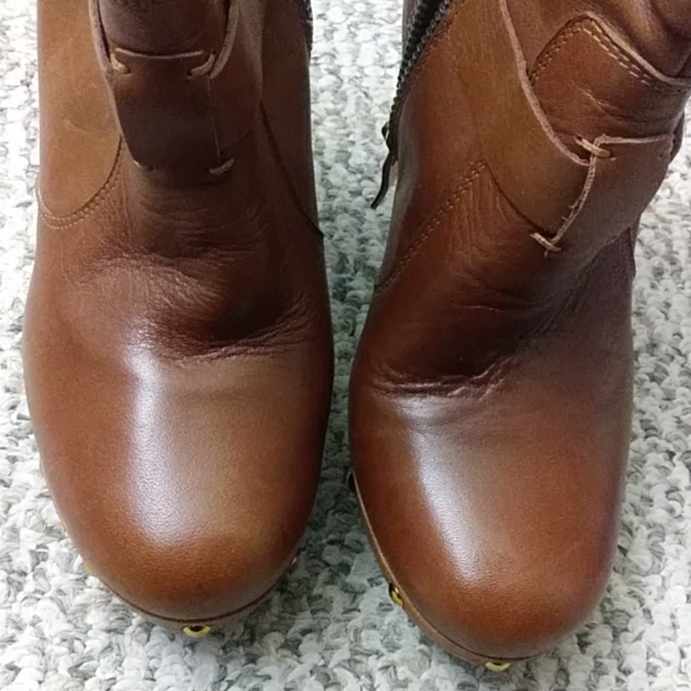 Boots - Picture 2 of 6